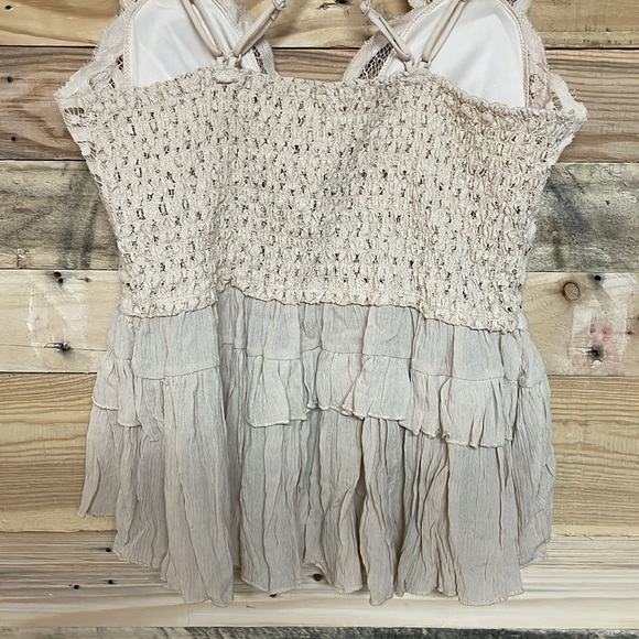 Zenana size XL Cream Color Lacey Strappy Builtin Bra Feminine Sexy Flowy top - Picture 8 of 11